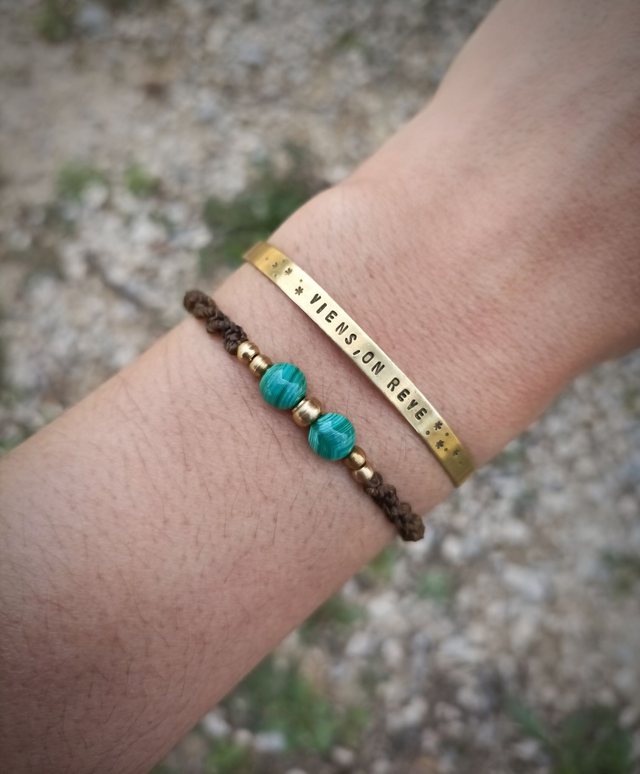 Bracelet fin laiton doré ~ Pierre naturelle & coloris au choix