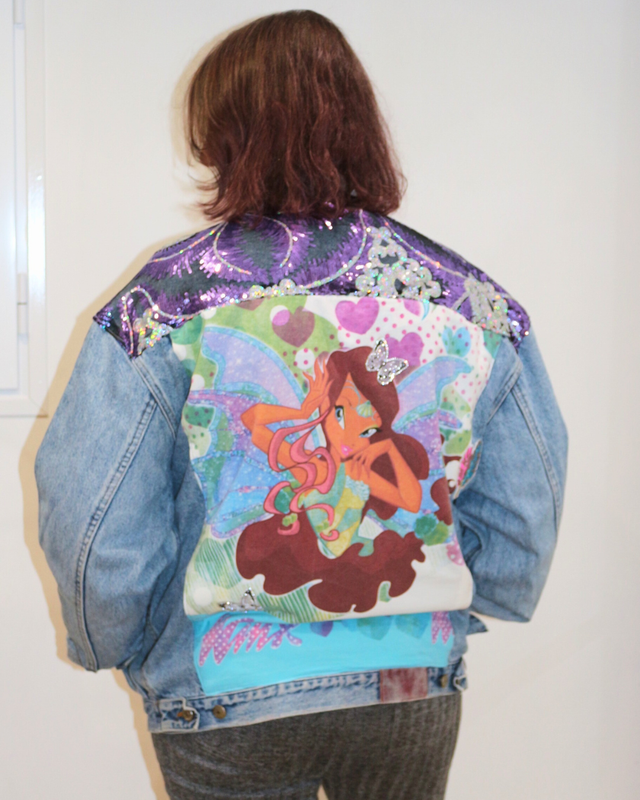 ✨ Veste en jean vintage customisée – Édition Winx Club ✨