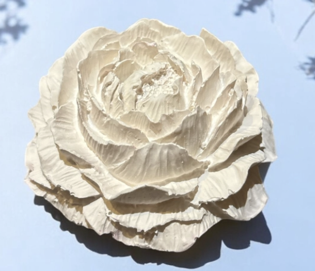 Pureté Éclatante: Fleur en Jesmonite Blanche - Décoration et Diffuseur de Parfum