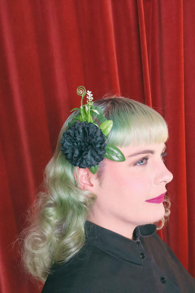 Hair flowers • S • Black hole sun