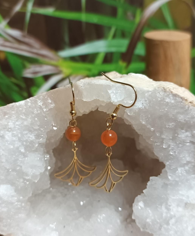 Boucles d&#039;oreilles en agate de feu et motif éventail