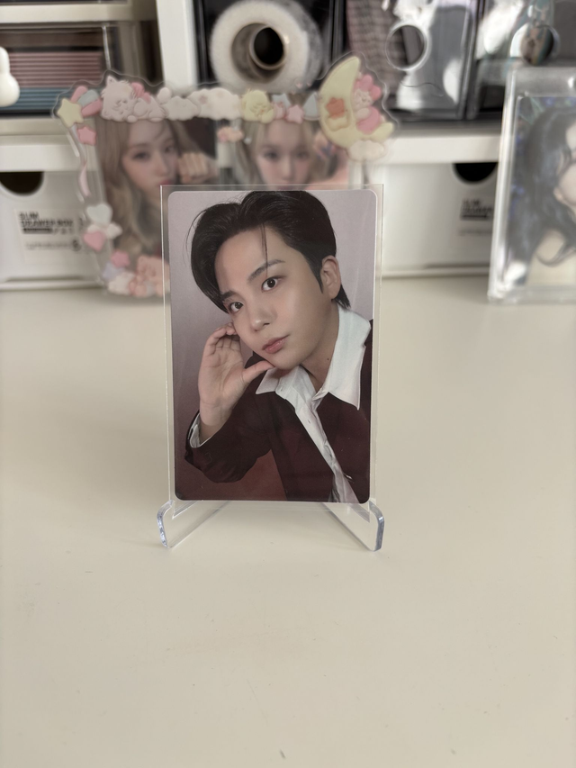 PC OFFICIEL DE JONGHO DE ATEEZ