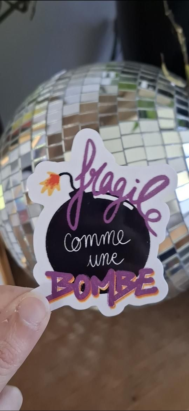 Sticker Fragile comme une bombe