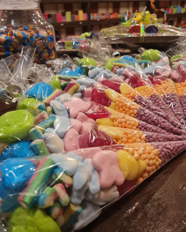 SPECIAL OFFER 20 LUXURY CONES £40!!