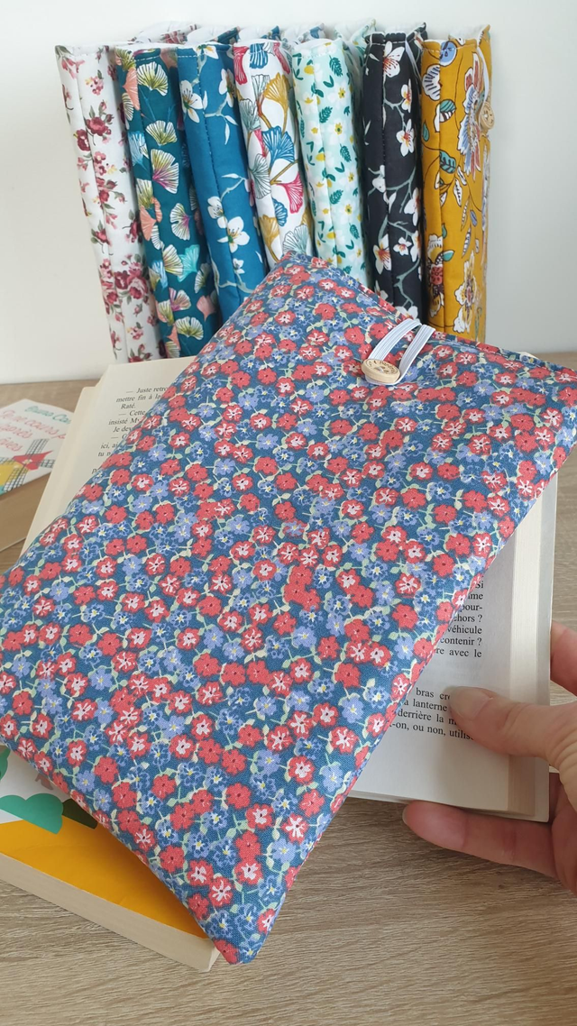 Pochette/couvre livre fleuri bleu rouge 