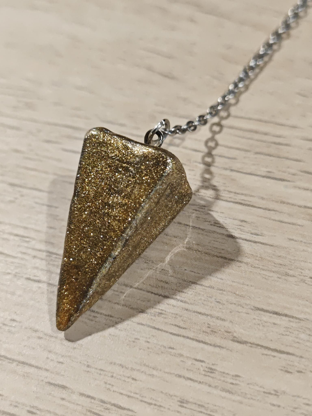 Pendule pyramide - doré