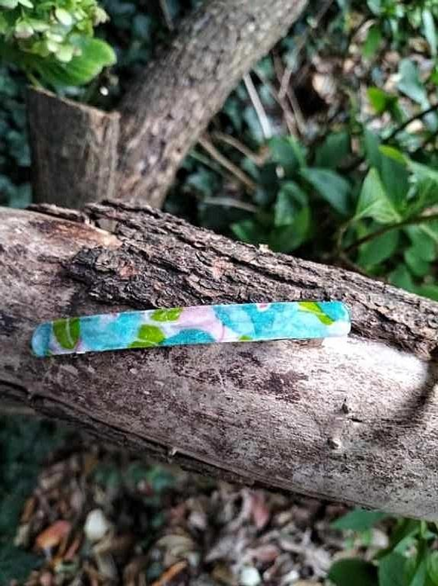 Barrette en Papier Japonais – Élégance et Lumière