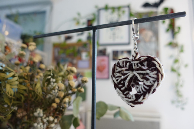 Porte-clés cœur marron en crochet | Cadeau mignon et fait main