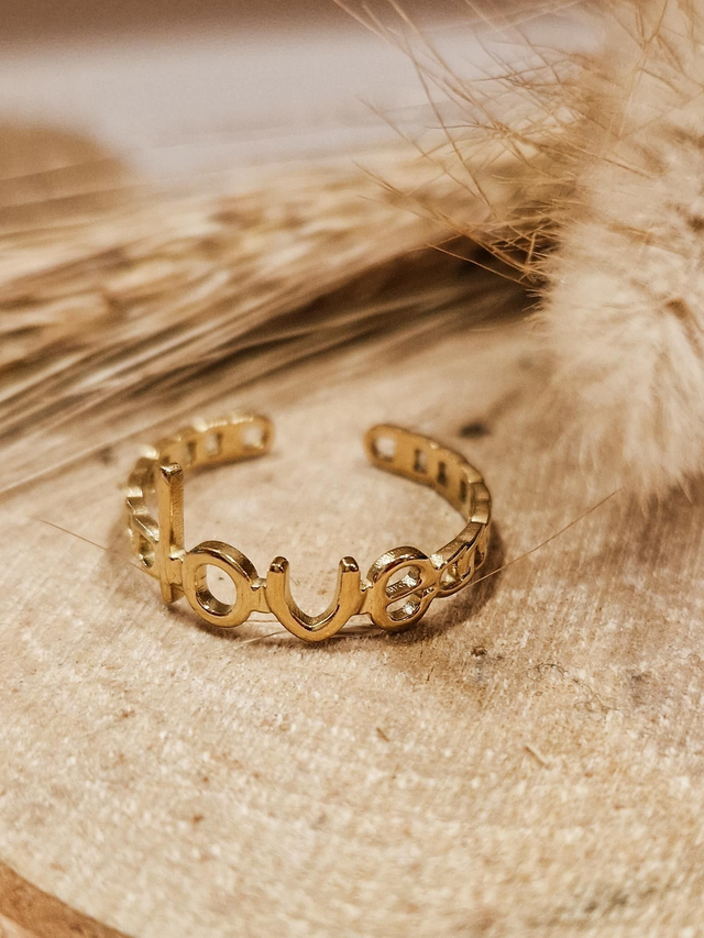 Bague finesse "Love" - Modèle doré