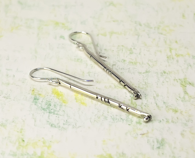 Pendiente rústico de plata 925