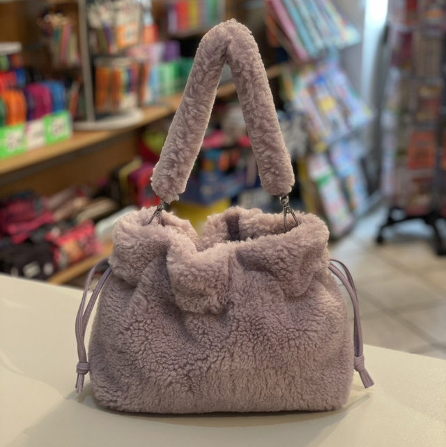 Borsa piccola a tracolla pelosa lilla 