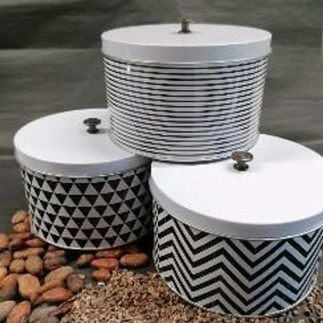 Boîte métal gourmande noir