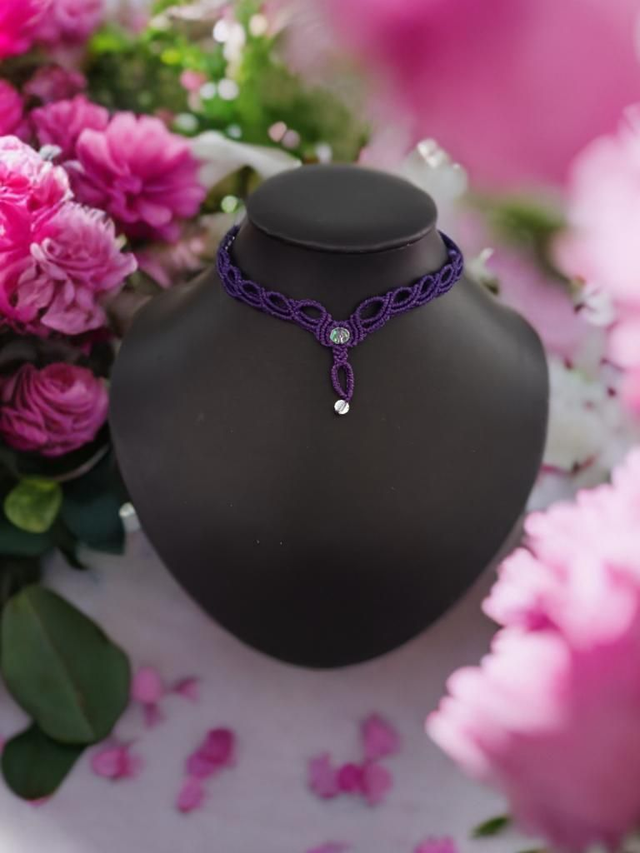 Collier réglable "Violet tissé scintillant"