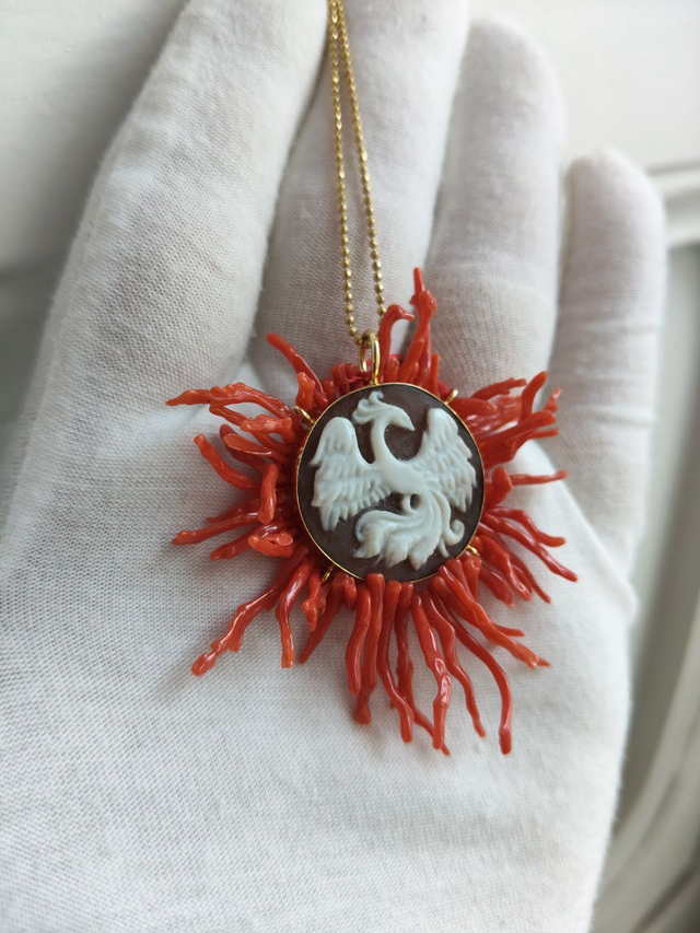 Pendente La Fenice in Cammeo e Corallo