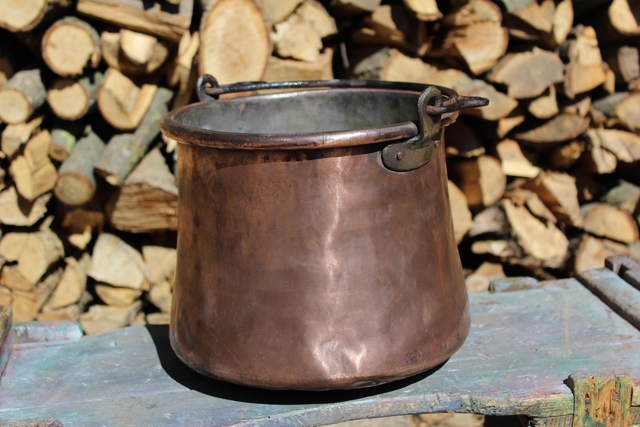 Antique Copper Water Bucket with Wrought Iron Handle – Restored Vintage Farmhouse Decor