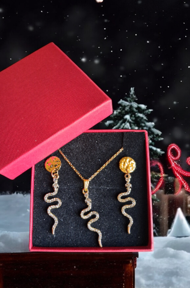 Parure bijoux (collier + boucles d’oreilles)