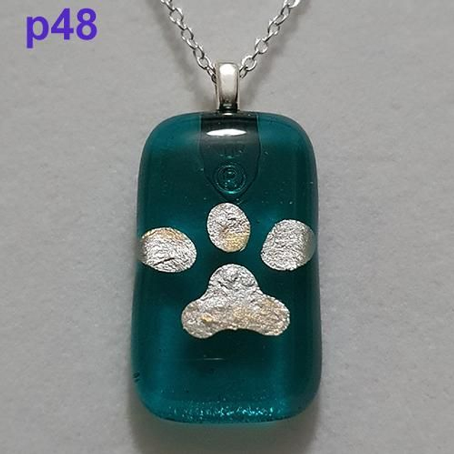 Emerald green pawprint glass pendant p48