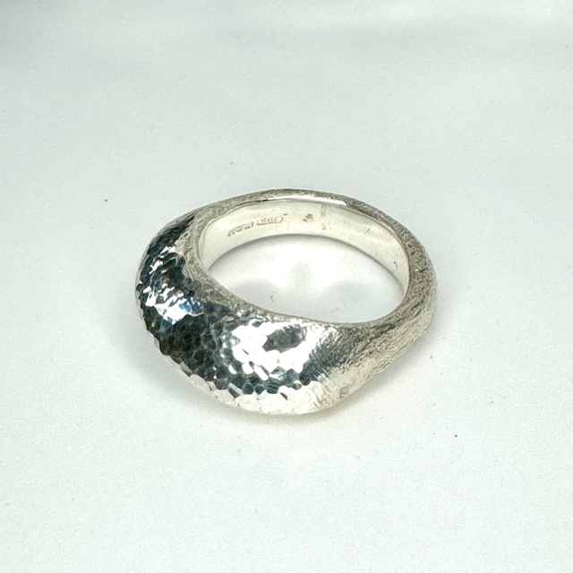 Two faces ring