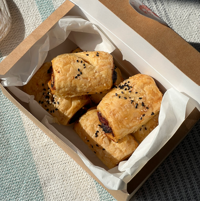 Side- 6 x Sausage Rolls