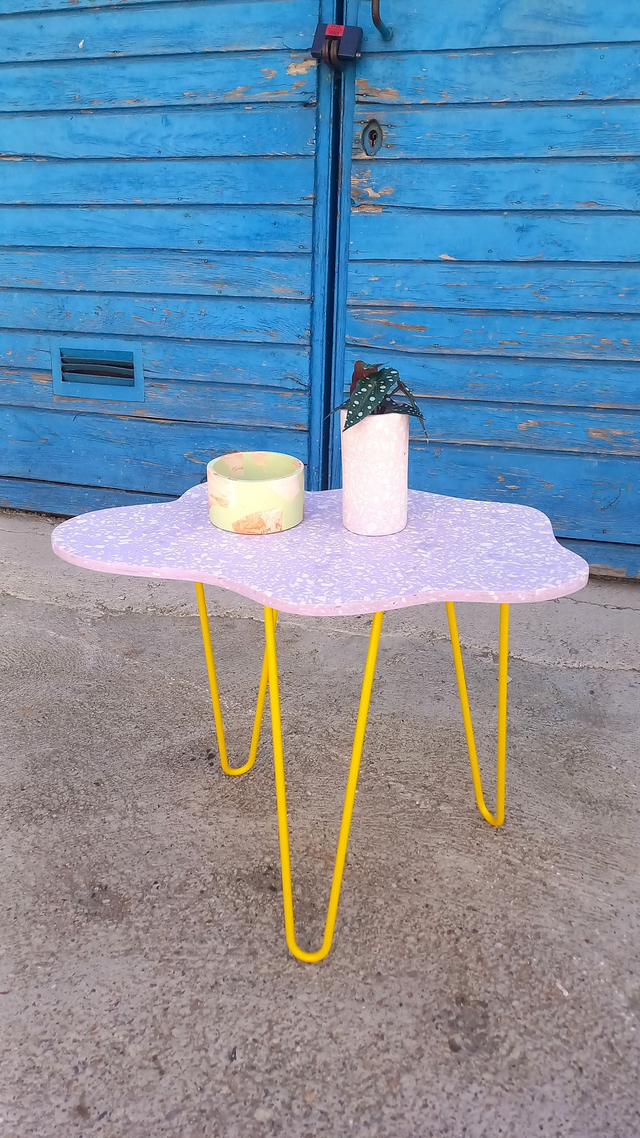 Stolik kawowy chmurka, lastryko na metalowych nogach, boczny, do salonu, na balkon