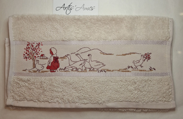 Essuie main brodé blanc cassé Fille aux oies