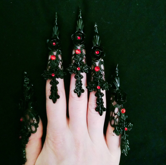 Gothic rose nail claws