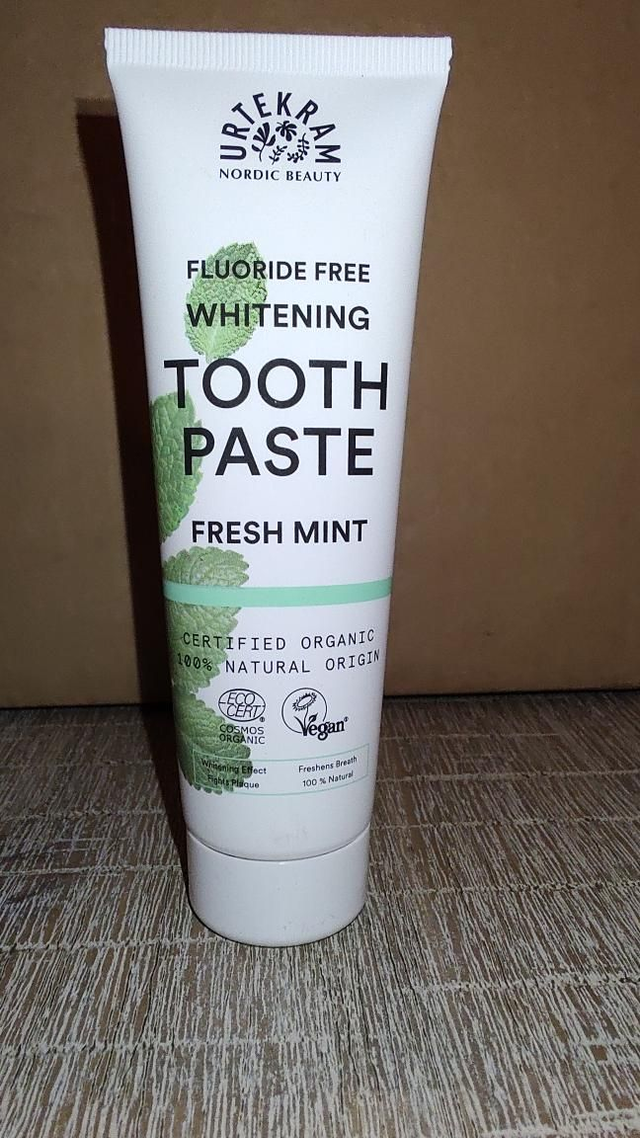 Urtekram - tandpasta whitening fresh mint