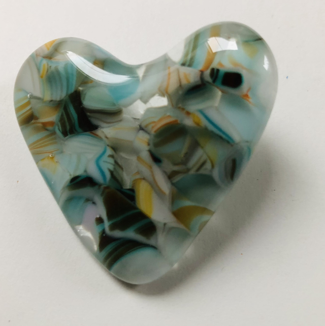 Glass hearts pins 