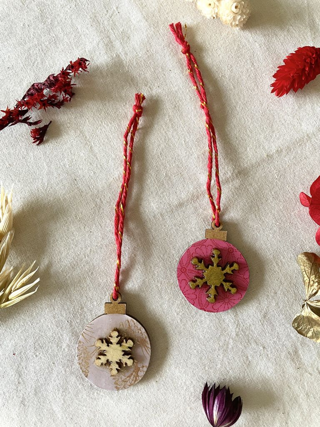 Duo de décorations de Noël boules et flocons