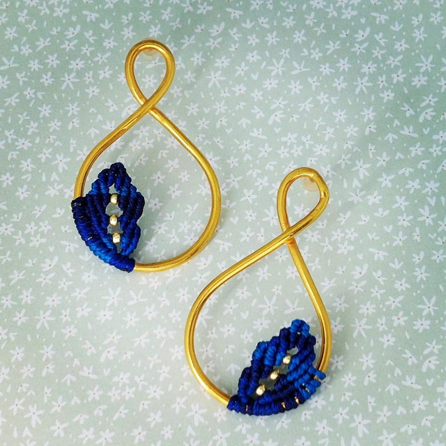 Boucles d&#039;oreilles l&#039;infini à la feuille 