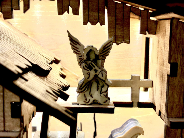 Crèche de Noël en bois bi-colore avec LED