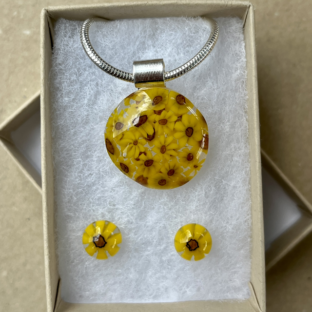 Jewellery: Sunflowers with silver plate