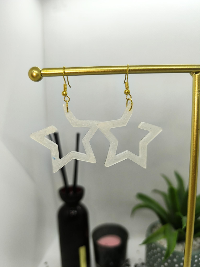 Boucles d'oreilles étoile blanc nacré 