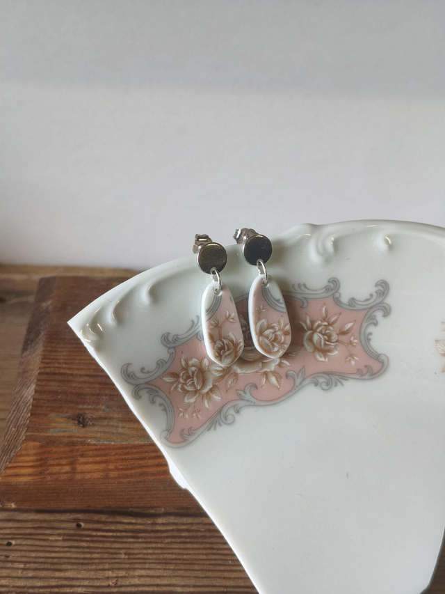 Boucles d'oreilles pendantes chevrons - porcelaine de Limoges, Atelier du Tabalou | no.1