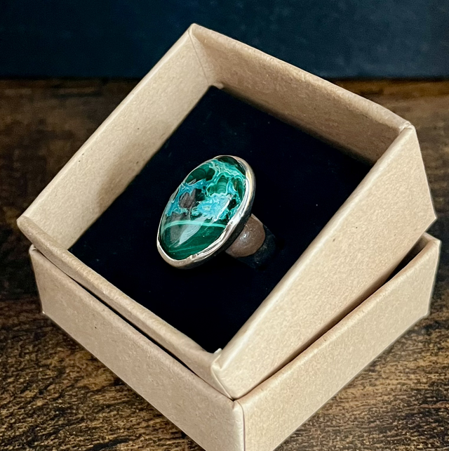 Bague en argent et Malachite à Chrysocolle - Taille 54
