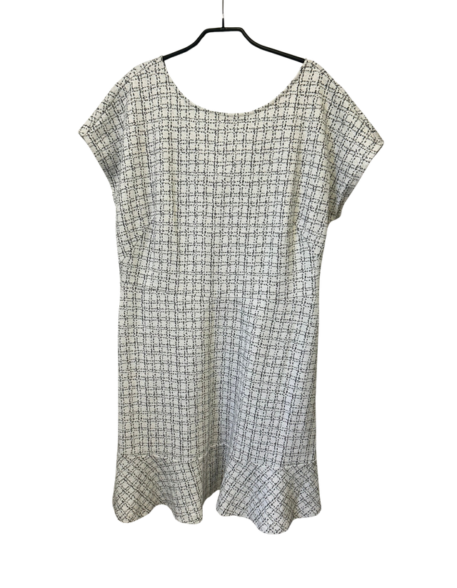 Loft Plus Dress in Off white