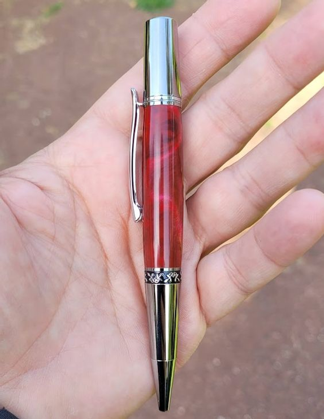 Stylo Java en résine rouge