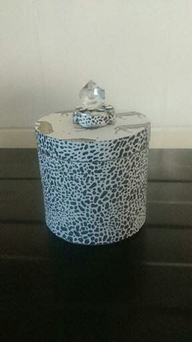 boîte  à bijoux robe zebre , solide  boîte de décoration en papier kraft		
