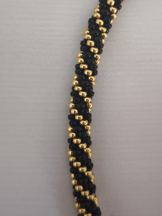 Collier spirale noir & or en perles Miyuki