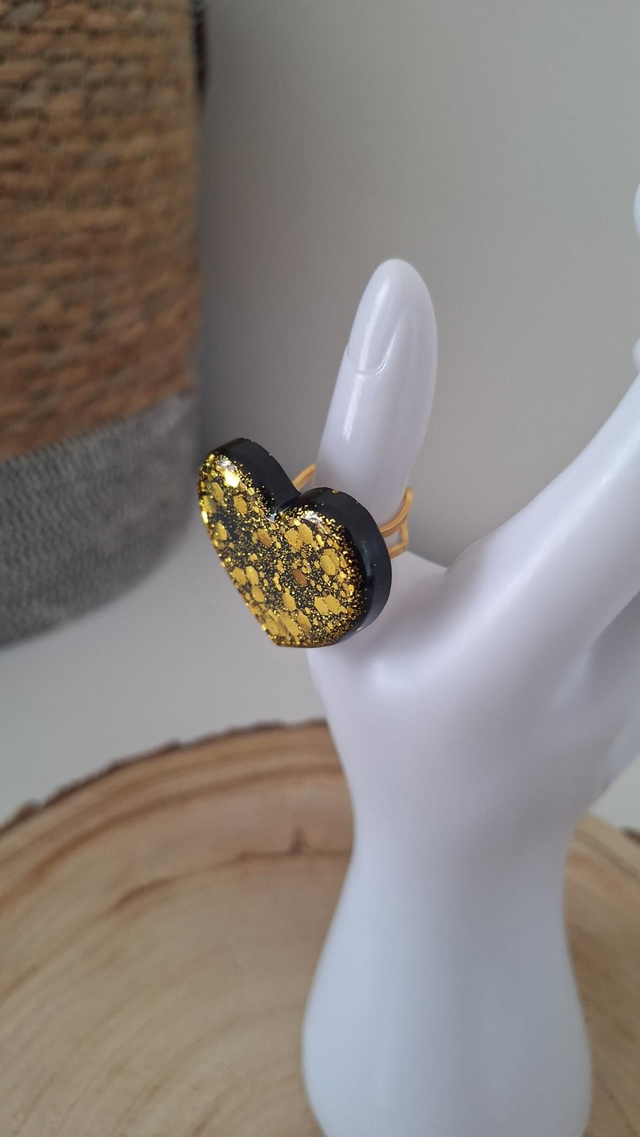 Bague cœur noir et paillettes dorées 