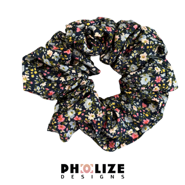 Blue flowers scrunchie