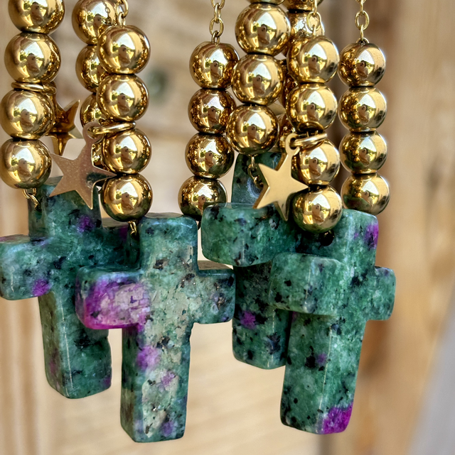Sautoir Cross en pierre naturelle Epidote
