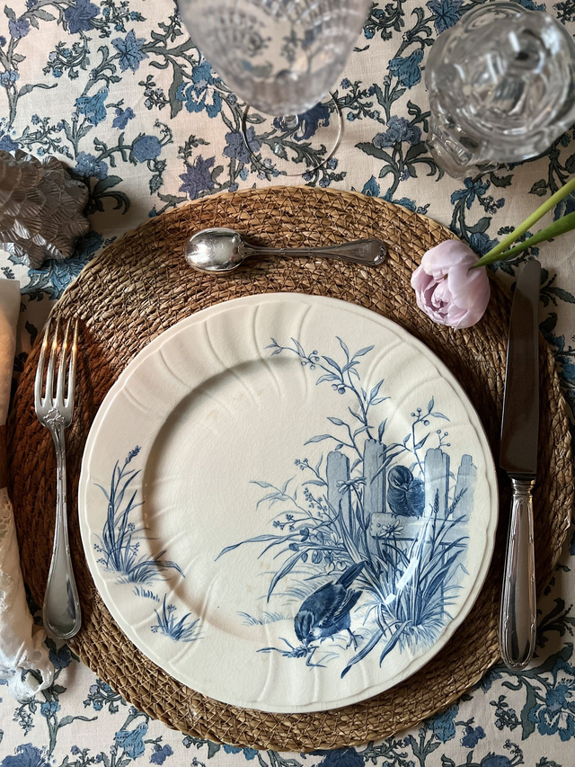 OISEAUX - Suite de 6 assiettes plates aux Oiseaux par la manufacture française de Gien - Terre de Fer