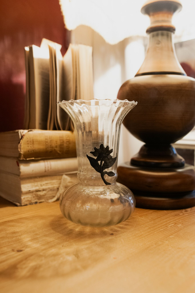 Fleur d’ombre 🌑 Vase en verre 