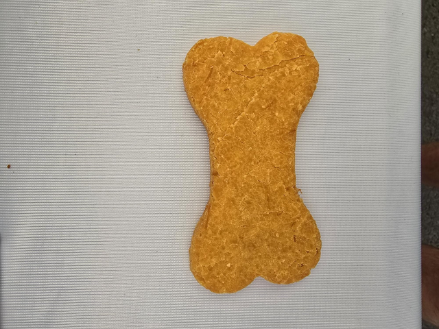 1x BIG Bacon Flavoured Bone