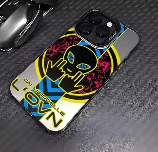 Coque iPhone Jul &quot;l&#039;Ovni&quot;