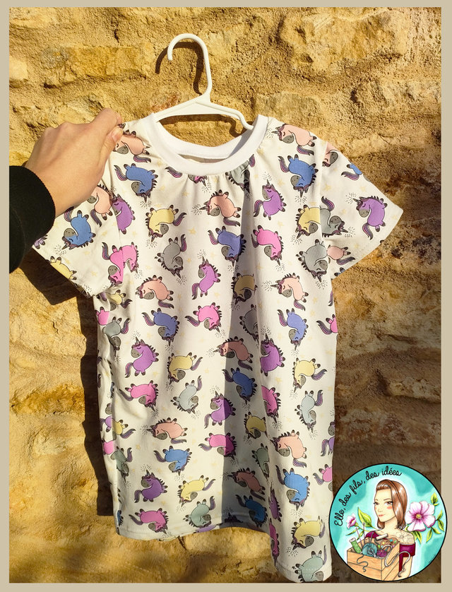 Tshirt magique motif licorne, taille 3 ans