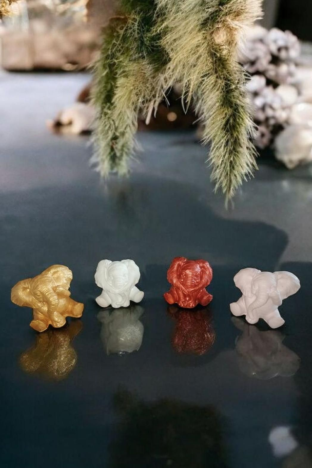 Petite statue éléphant artisanale en plâtre de Paris, unique et personnalisable