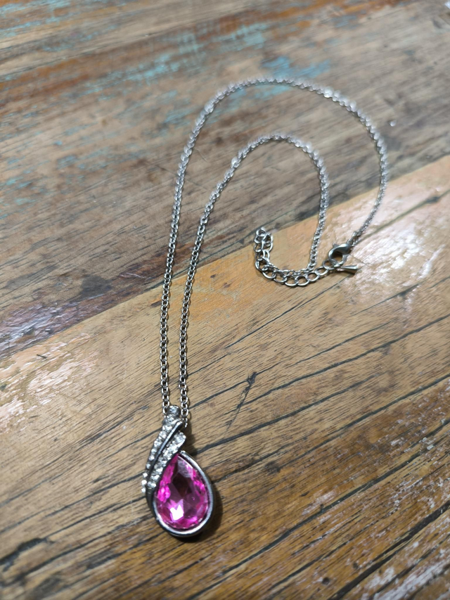 COLLIER ET PENDENTIF GOUTTE 