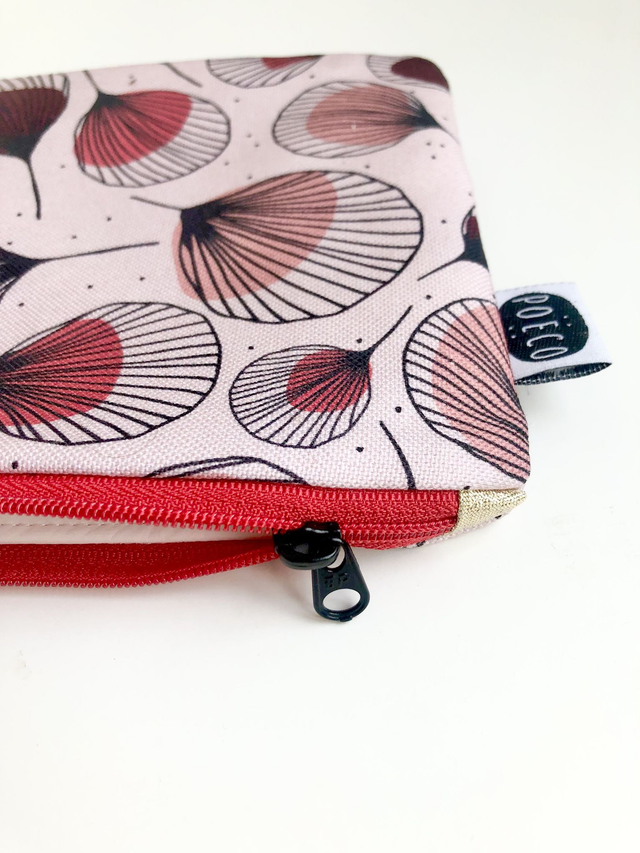 Trousse plate - PLUMES rouges fond rose